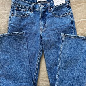 Abercrombie & Fitch 90’s Straight Jeans (mid rise)